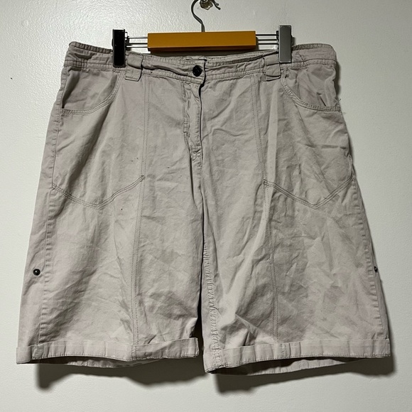 Esmara Women’s Beige Utility Shorts Size 44 - Casual, Relaxed Fit Cargo Style - Picture 1 of 11